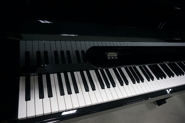 Фото Пианино Middleford UP-121E