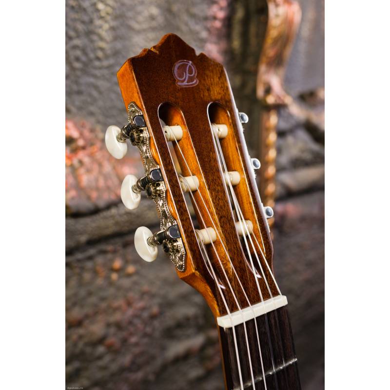 Фото PEREZ 630 Cedar - Гитара классическая 4/4 Перез