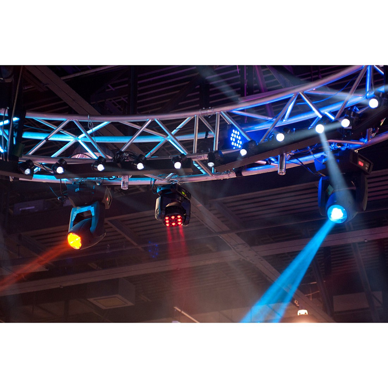 Фото Flash LED MOVE WASH 108х3W  Мощная вращающаяся голова