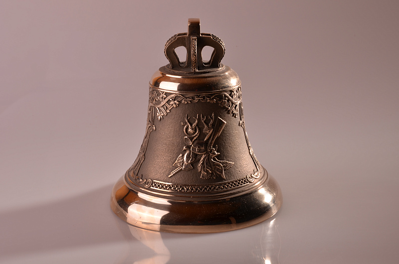 Фото Колокол — Охотники на привале